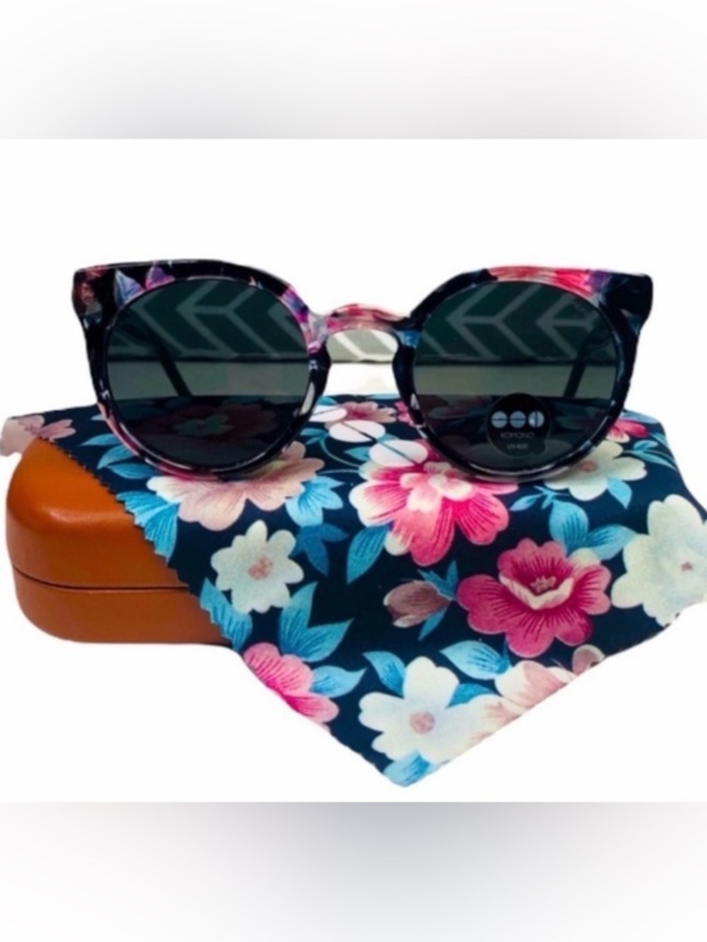 NEW KOMONO Sunglasses Cat Eye Lulu Floral Sunglasses NWT black pink feminine
